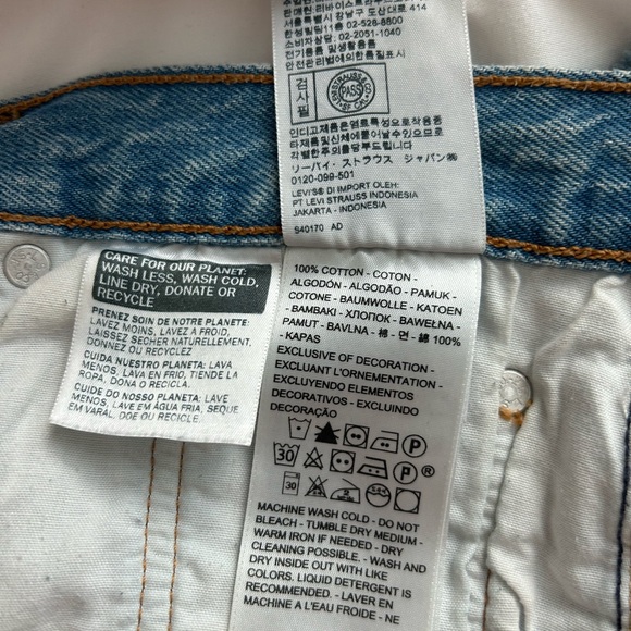 Levi’s 501 Jean Shorts - Picture 8 of 10